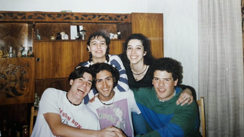 María Natalia Piol con compañeros y compañeras de cursada de la Sede de CBC de Paseo Colón, año 1993