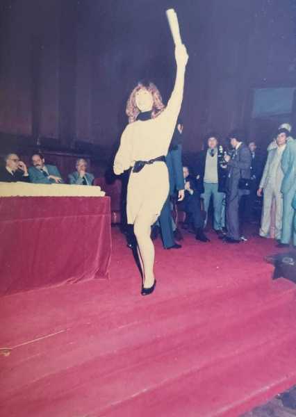 Sonia-Lepetic-acto-de-graduación-1983-facultad-de-medicina